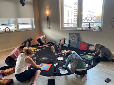 Workshop Yoga und Energiebildmalen Balance und Yin Yang